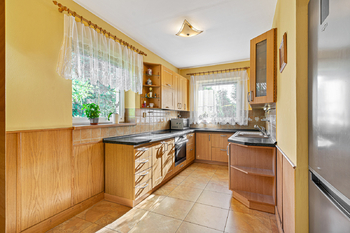kuchyň - Prodej domu 186 m², Uhlířské Janovice