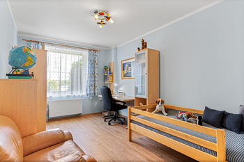 Dětský pokoj č.1 - Prodej domu 186 m², Uhlířské Janovice