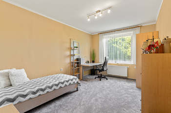 Dětský pokoj č.2 - Prodej domu 186 m², Uhlířské Janovice