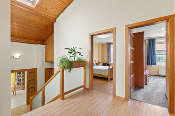 chodba - Prodej domu 186 m², Uhlířské Janovice