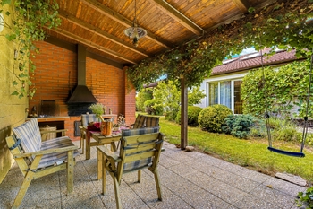 venkovní posezení - Prodej domu 186 m², Uhlířské Janovice