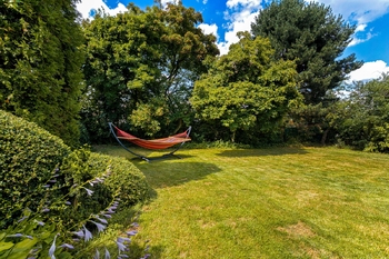 zahrada siť - Prodej domu 186 m², Uhlířské Janovice