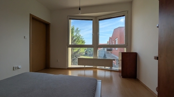 Ložnice - Pronájem bytu 2+kk v osobním vlastnictví 52 m², Praha 9 - Újezd nad Lesy