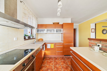 Kucchyně - Prodej domu 194 m², Býšť