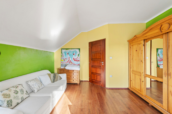 Samostatný pokoj č.2 v patře - Prodej domu 194 m², Býšť