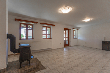 Prodej domu 450 m², Čečelice