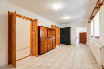 Prodej domu 450 m², Čečelice