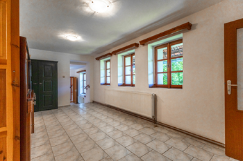 Prodej domu 450 m², Čečelice