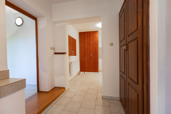 Prodej domu 450 m², Čečelice