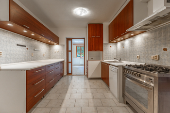 Prodej domu 450 m², Čečelice