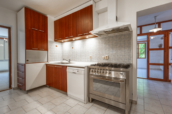 Prodej domu 450 m², Čečelice