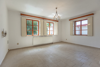 Prodej domu 450 m², Čečelice