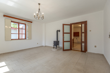 Prodej domu 450 m², Čečelice