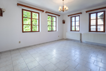 Prodej domu 450 m², Čečelice
