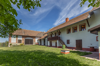 Prodej domu 450 m², Čečelice