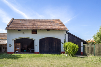 Prodej domu 450 m², Čečelice