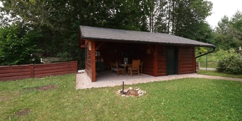Letní posezení se zahradním domkem - Prodej domu 170 m², Lipová-lázně