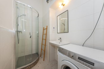 Pronájem bytu 2+kk v osobním vlastnictví 44 m², Praha 7 - Holešovice