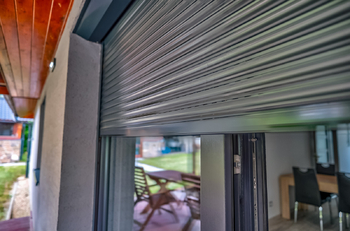 předoklenní roleta - Prodej domu 204 m², Klášter Hradiště nad Jizerou