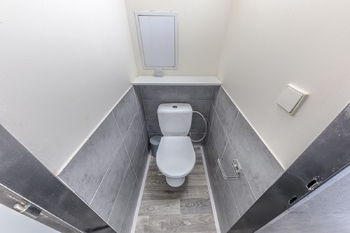 WC - Prodej bytu 2+kk v osobním vlastnictví 44 m², Praha 4 - Modřany
