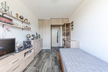 Ložnice - Prodej bytu 2+kk v osobním vlastnictví 44 m², Praha 4 - Modřany