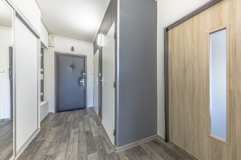 Předsíň - Prodej bytu 2+kk v osobním vlastnictví 44 m², Praha 4 - Modřany