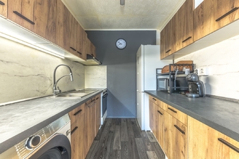 Kuchyňská linka  - Prodej bytu 2+kk v osobním vlastnictví 44 m², Praha 4 - Modřany 