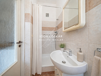 Prodej nájemního (činžovního) domu 193 m², Brno