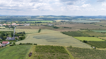 Prodej pozemku 24357 m², Ploskovice