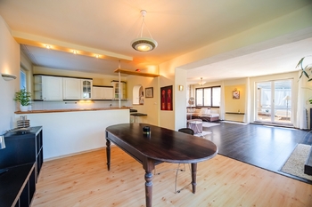 jídelna - Prodej bytu 6 a více v osobním vlastnictví 412 m², Doksy
