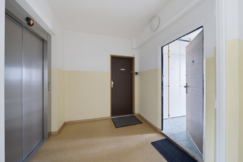 Prodej bytu 1+kk v osobním vlastnictví 29 m², Praha 4 - Kamýk