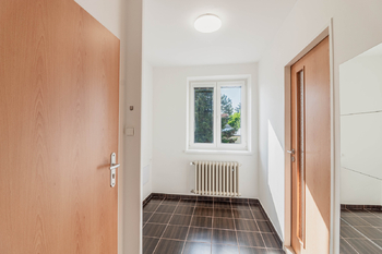 Zádveří - Pronájem bytu 2+1 v osobním vlastnictví 50 m², Jesenice