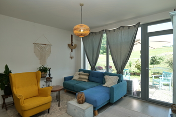 Obývací prostor - Prodej domu 85 m², Bystřice