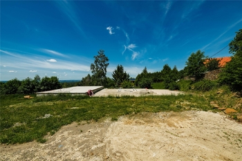 Prodej pozemku 3007 m², Krtov