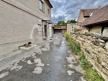 Pozemek u domu - Prodej domu 201 m², Číčovice