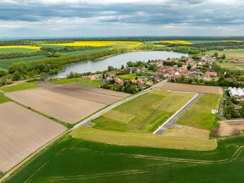 Prodej pozemku 853 m², Mšecké Žehrovice