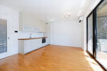 Pronájem bytu 1+kk v osobním vlastnictví 32 m², Praha 8 - Libeň