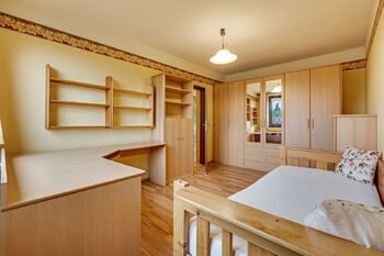 dětský pokoj 2NP - Prodej domu 240 m², Praha 10 - Dubeč