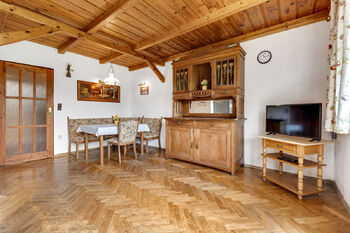 jídelna 1NP - Prodej domu 240 m², Praha 10 - Dubeč