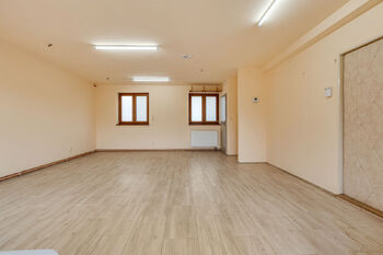 provozovna - Prodej domu 240 m², Praha 10 - Dubeč