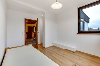 dětský pokoj 2NP - Prodej domu 240 m², Praha 10 - Dubeč