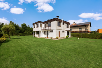 RD pohled ze zahrady - Prodej domu 240 m², Praha 10 - Dubeč