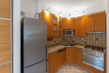 kuchyně - Pronájem bytu 2+kk v osobním vlastnictví 57 m², Praha 3 - Žižkov
