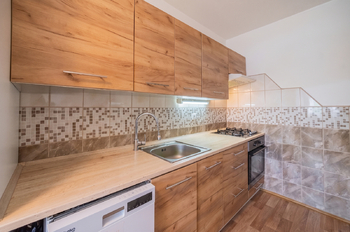 kuchyně - Prodej bytu 3+1 v osobním vlastnictví 63 m², Žatec