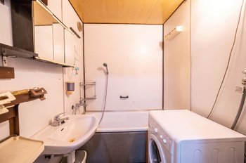 koupelna - Prodej bytu 3+1 v osobním vlastnictví 63 m², Žatec
