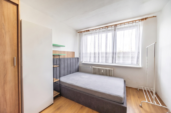 pokoj - Prodej bytu 3+1 v osobním vlastnictví 63 m², Žatec