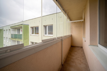 lodžie - Prodej bytu 3+1 v osobním vlastnictví 63 m², Žatec