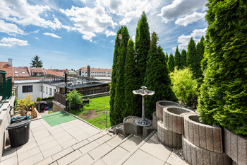 Rodinný dům Rotalova, Brno, se 3 bytovými jednotkami a zahradou - Prodej domu 208 m², Brno