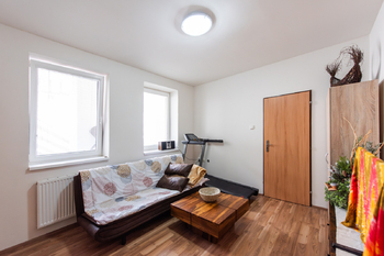 Rodinný dům Rotalova, Brno, se 3 bytovými jednotkami a zahradou - Prodej domu 208 m², Brno