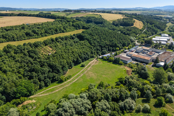Prodej pozemku 22733 m², Želechovice nad Dřevnicí